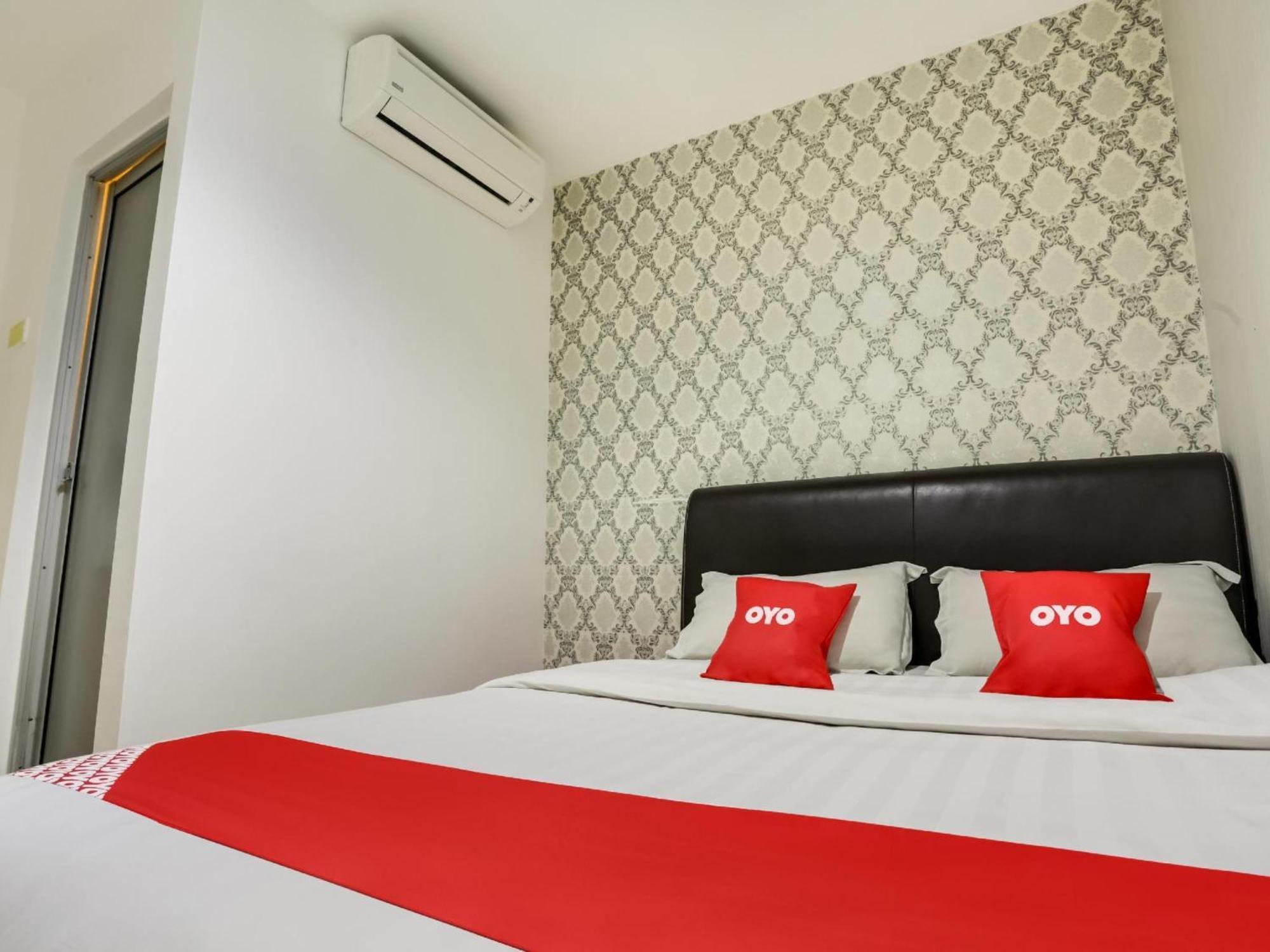 Oyo 89583 Grove Hotel Kajang Exterior foto